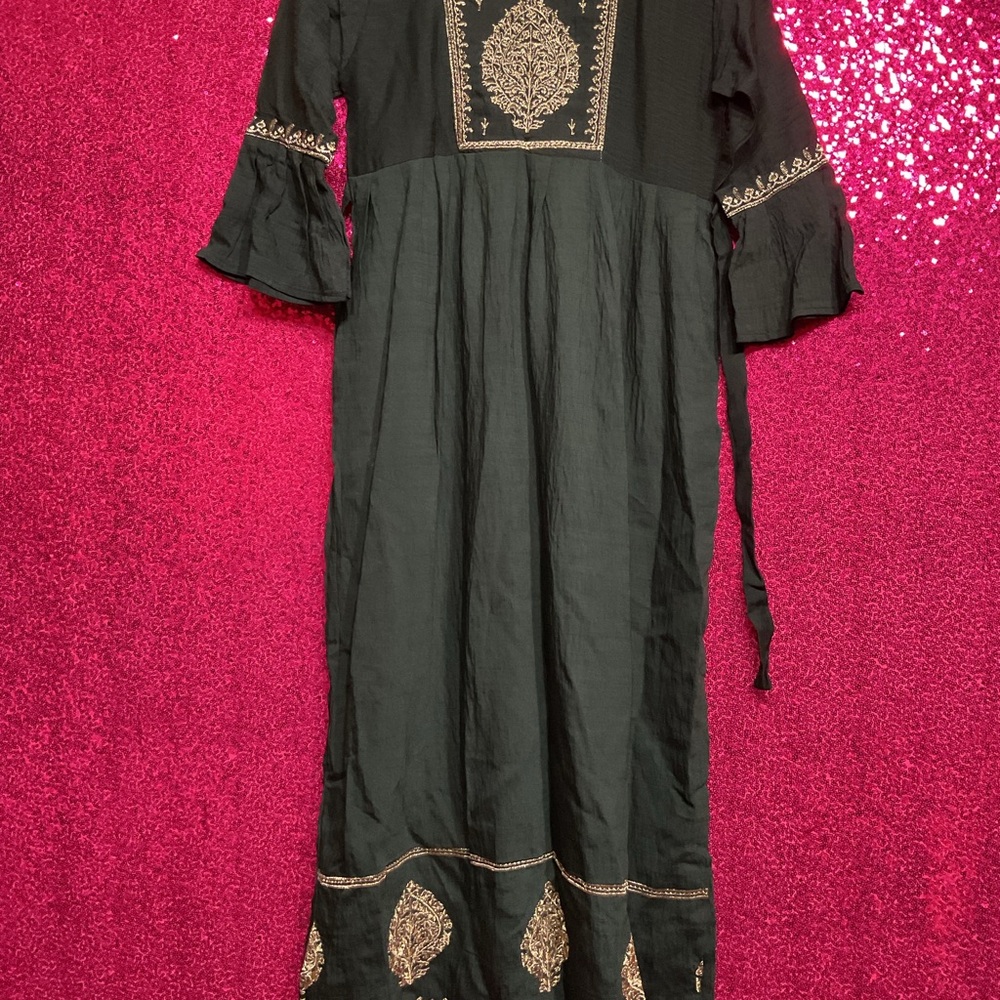 Elegant Black Dress with Gold Embroidery